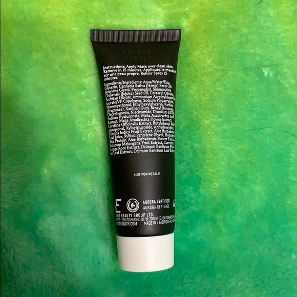 Rejuvenating face mask - Picture 2 of 4